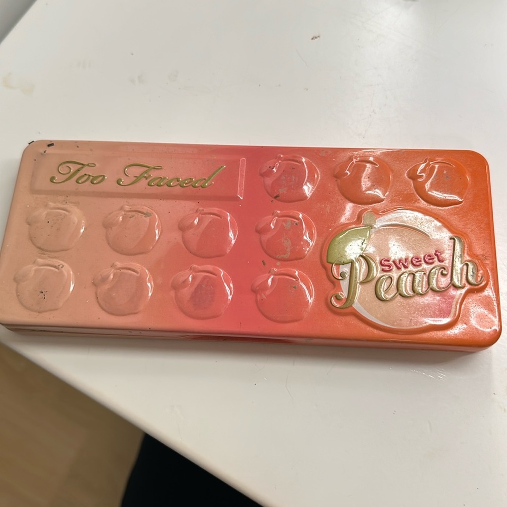 Sweet peach too faced eyeshadow palette